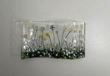 Load image into Gallery viewer, Handcrafted small white daisy flower wave